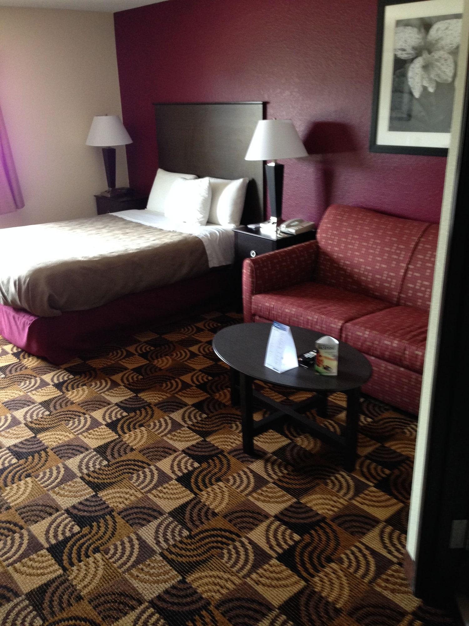 Americinn By Wyndham Elkhorn Near Lake Geneva Экстерьер фото