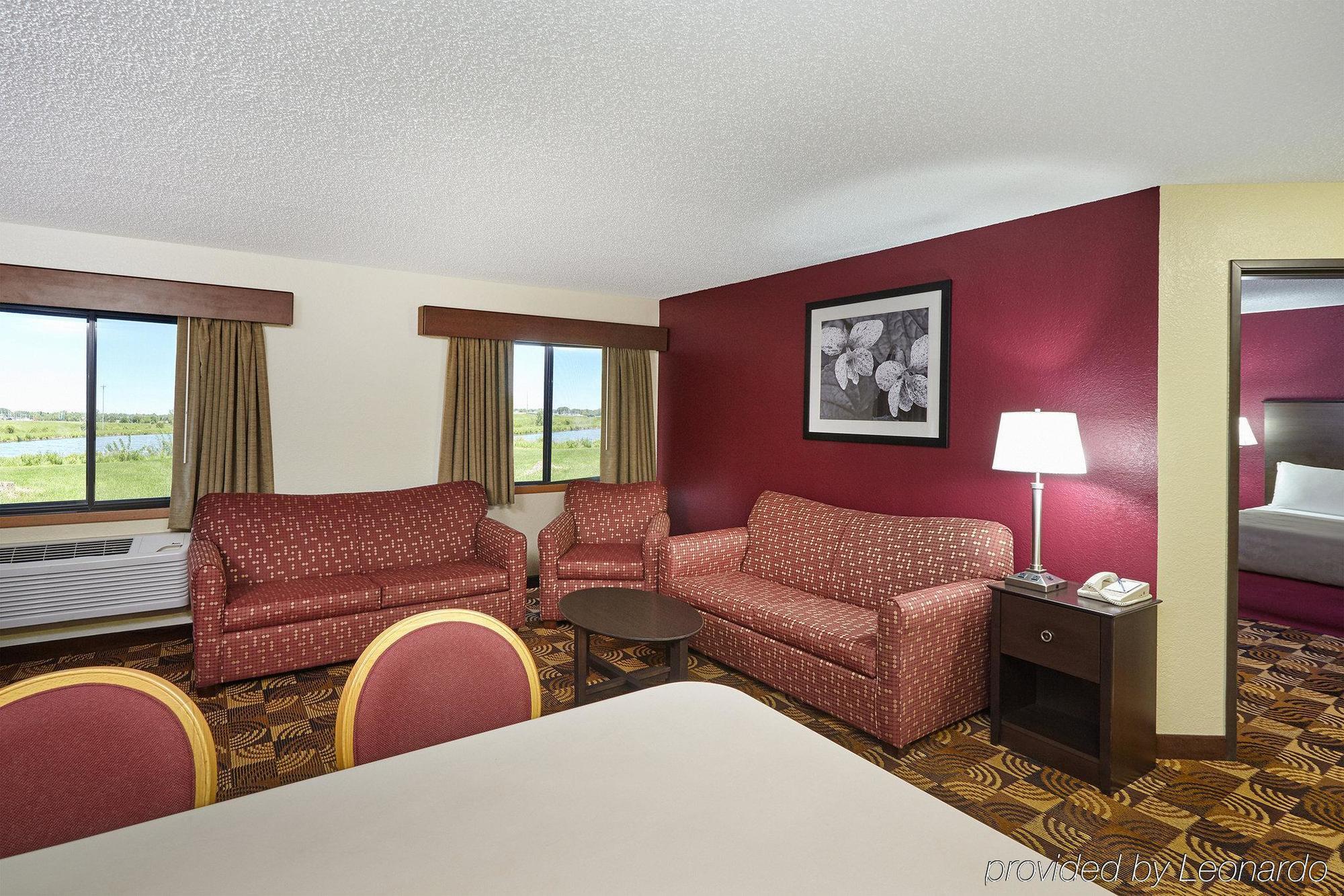 Americinn By Wyndham Elkhorn Near Lake Geneva Экстерьер фото