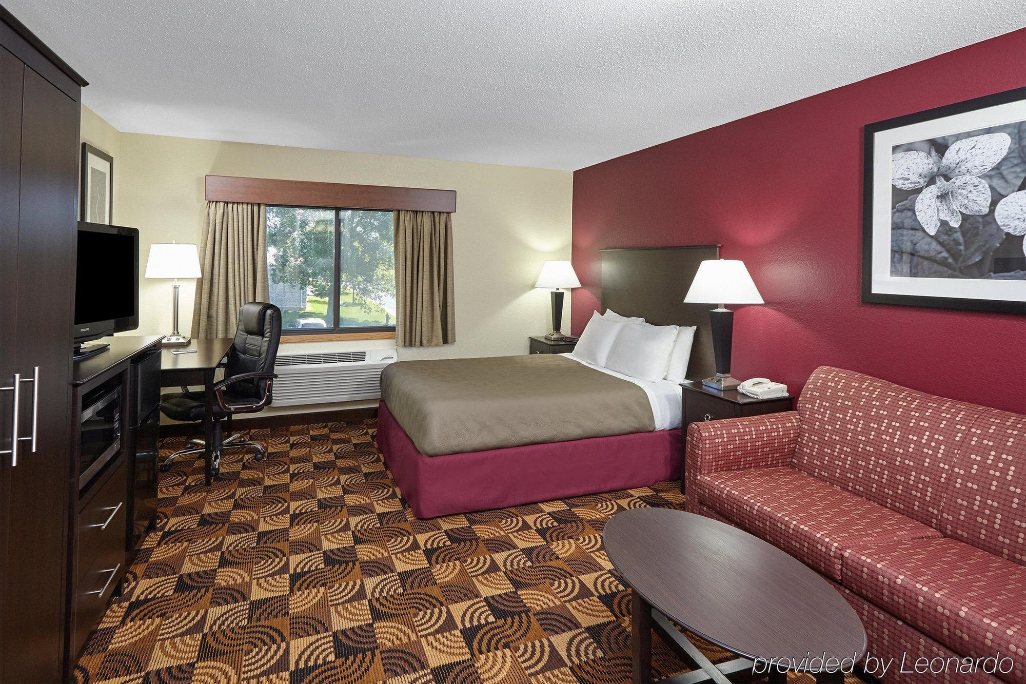 Americinn By Wyndham Elkhorn Near Lake Geneva Экстерьер фото