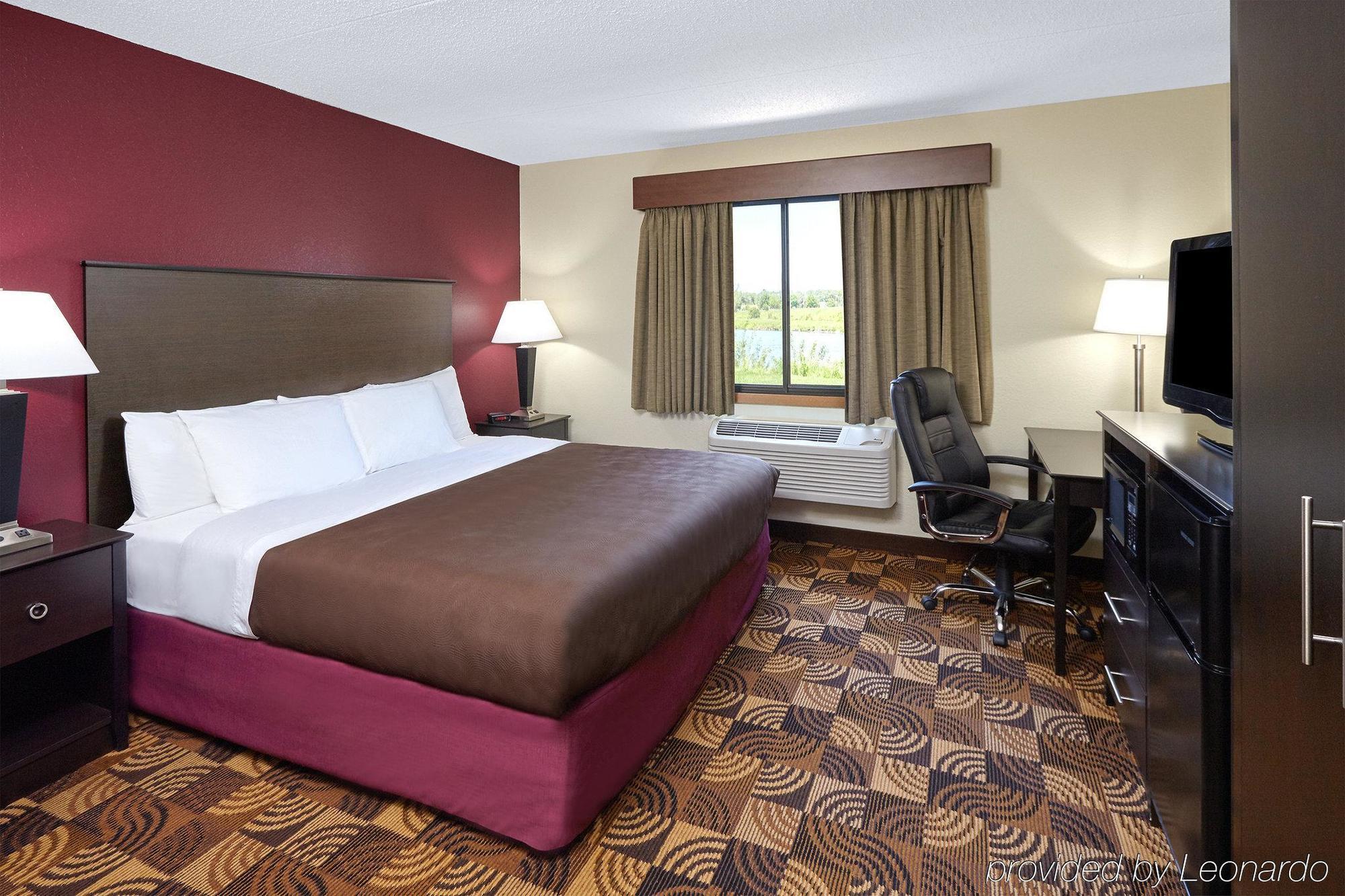 Americinn By Wyndham Elkhorn Near Lake Geneva Экстерьер фото
